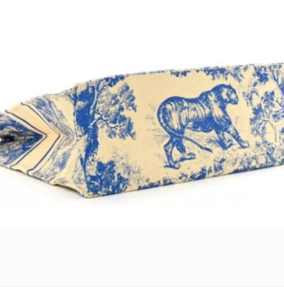 Christian Dior Straw Tote, New - Picture 3 of 9